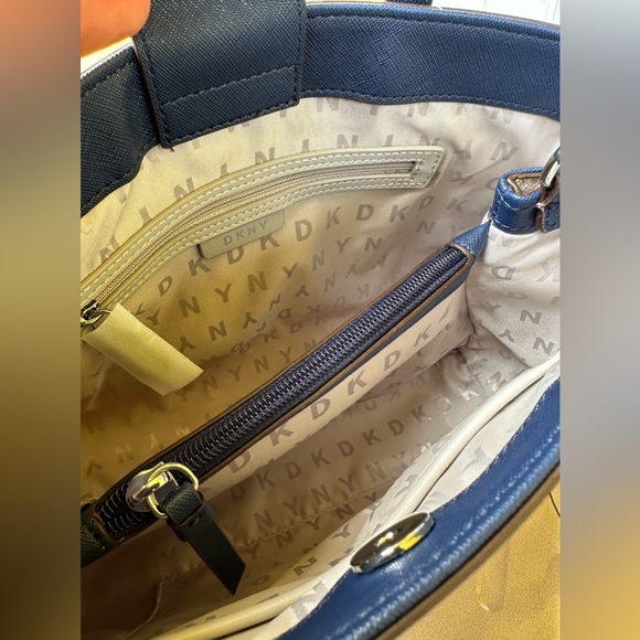 Gorgeous DKNY Banks Satchel - Picture 4 of 9